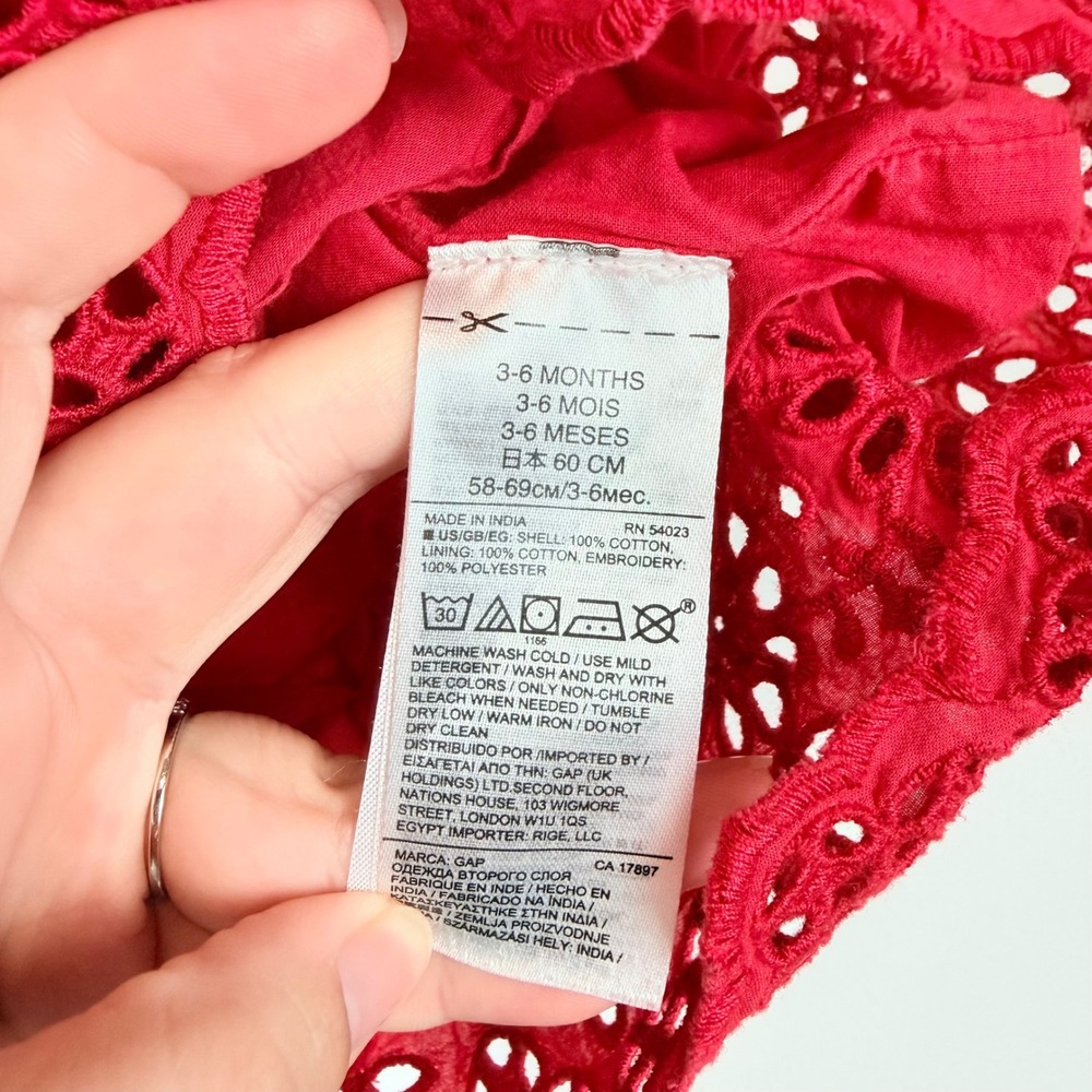 Baby Gap Girls Red Blue Chambray Eyelet Ruffle Dress 3-6 Months - Picture 5 of 8